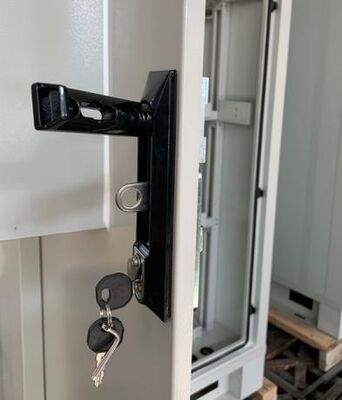 قفل سه نقطه ای ضد سرقت کابینت مخابراتی فضای باز 30U 40U سفارشی برای تجهیزات شبکه ساخته شده است