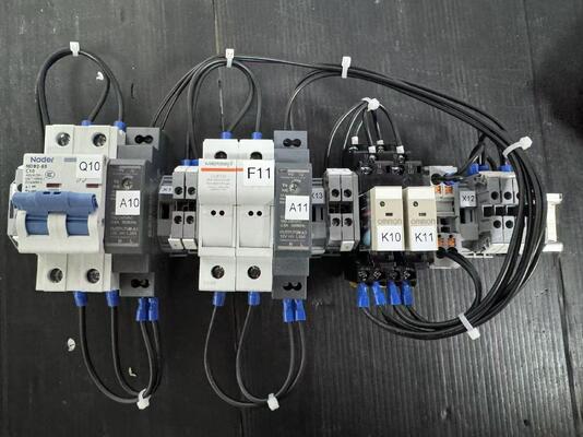 سیستم اینورتر DC به AC CE+T Bravo 25 1 فاز 110 ولت DC به 230 ولت AC 6KVA شماره قطعه S62AD5E0204SN000K001